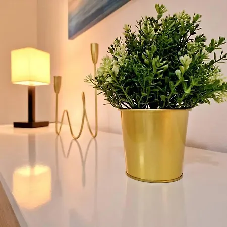Apartment Azure - Golden Lights -